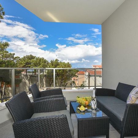 Apartment Daninovica I Макарска Экстерьер фото