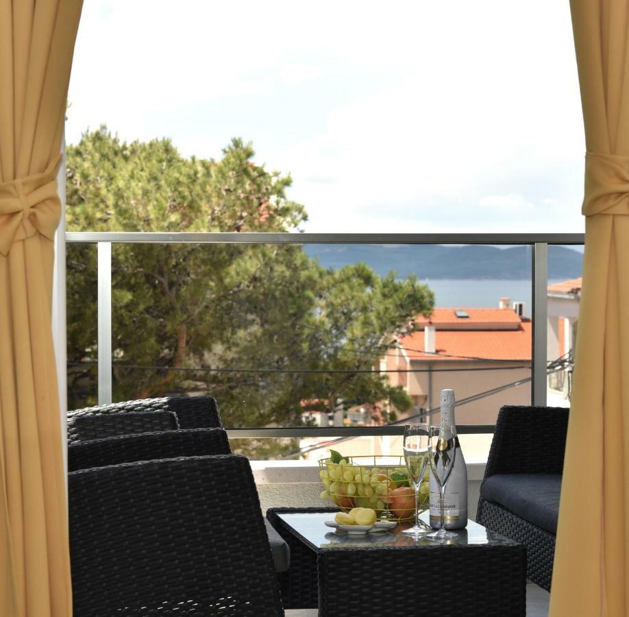 Apartment Daninovica I Макарска Экстерьер фото