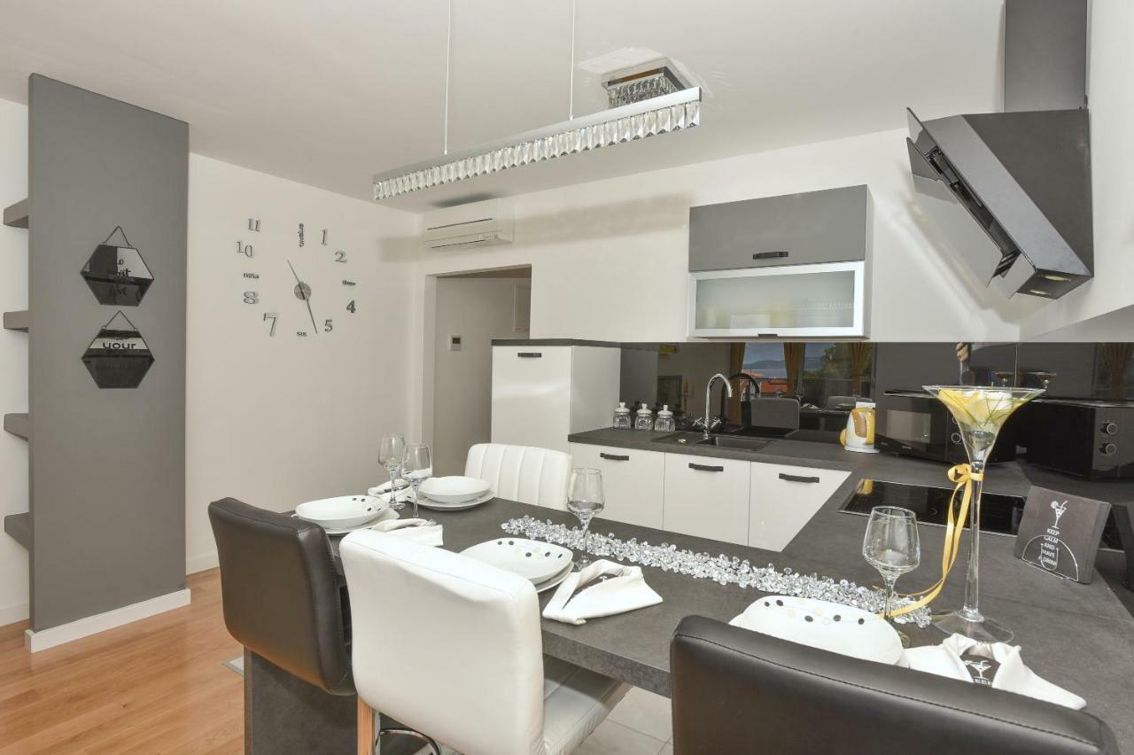 Apartment Daninovica I Макарска Экстерьер фото