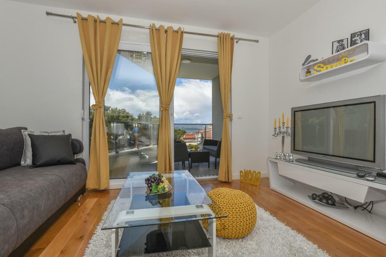 Apartment Daninovica I Макарска Экстерьер фото